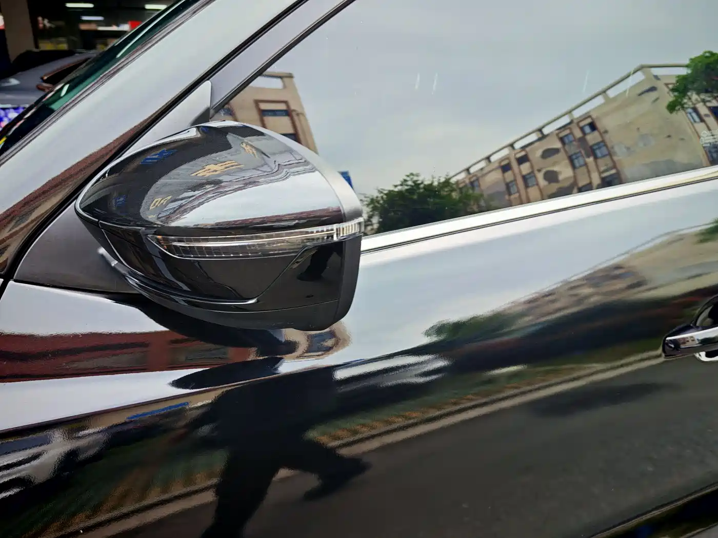 GEELY AUTOMOBILE VISION X6