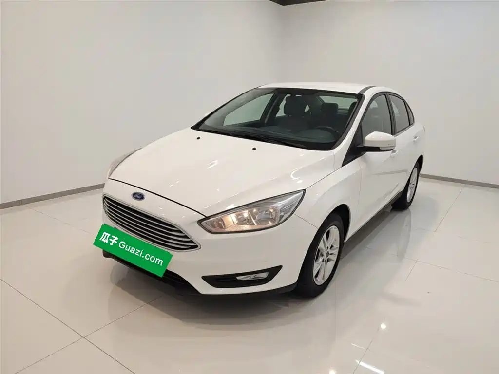Фото 2 - Ford Focus