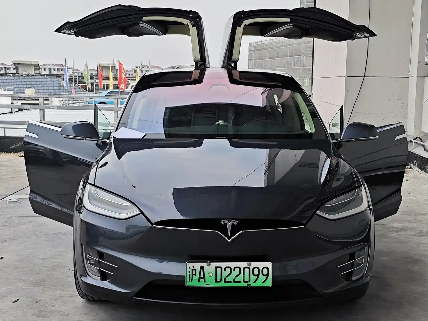 TESLA MODEL X