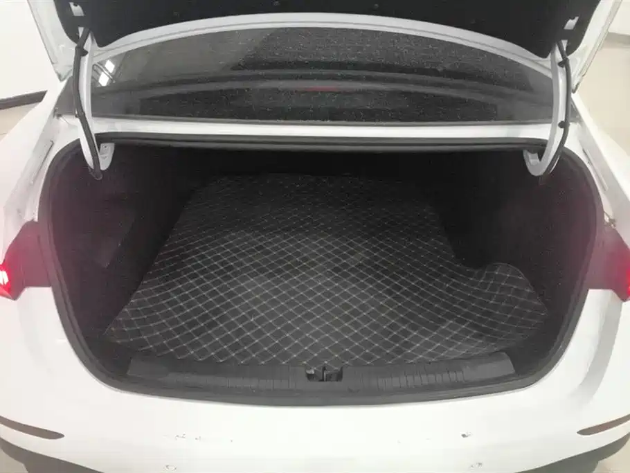 Roewe D7 2025 2025 DMH 125km World Champion Edition