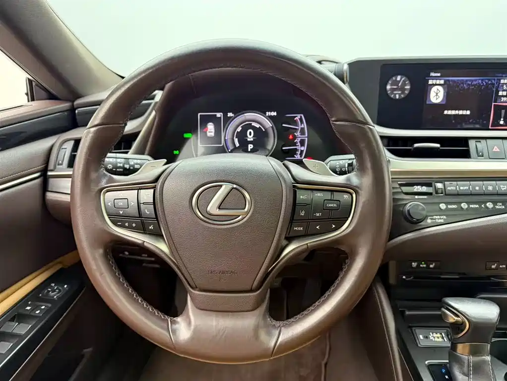 Lexus ES 2018 300h Excellence Edition China V фото 5