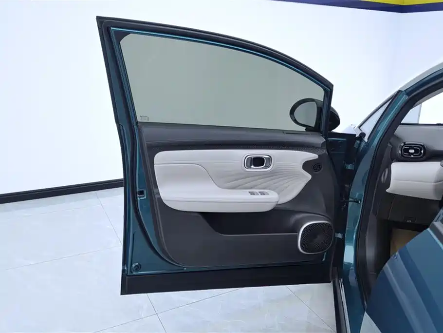 Aion UT 2025 2025 Model 330 Starlight Edition
