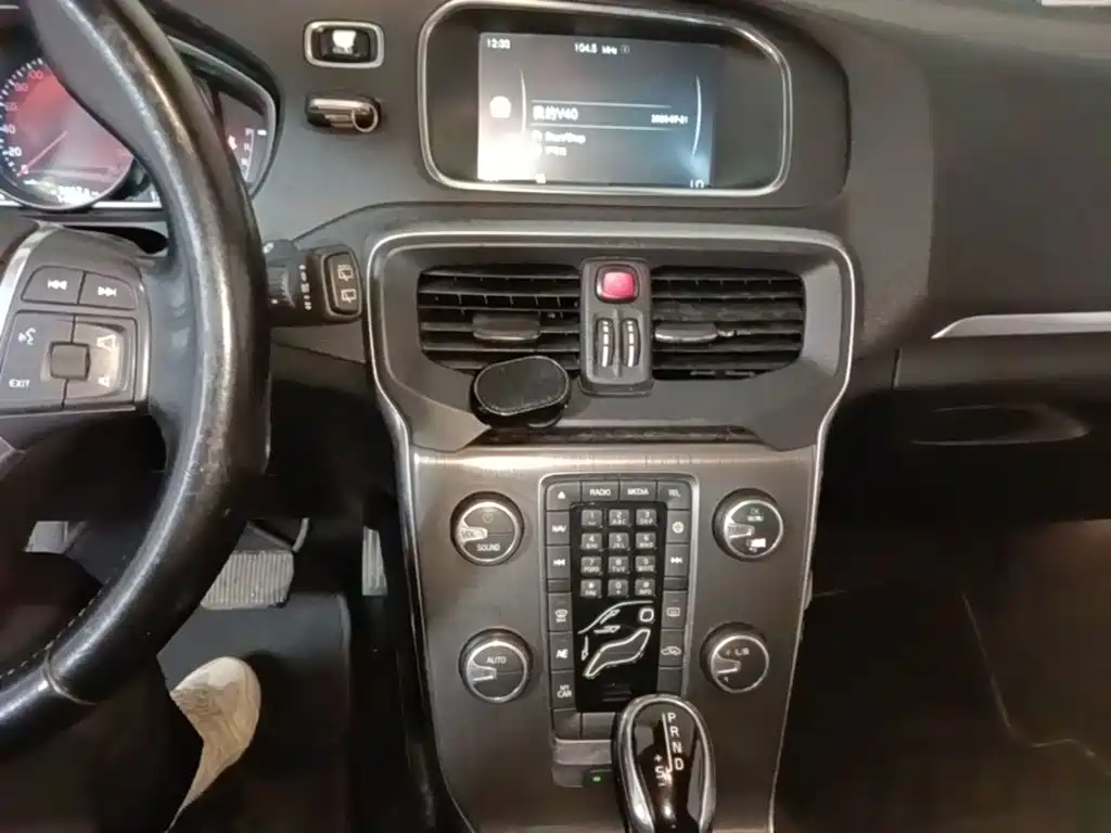 Volvo V40 2015 2015 1.6T Smart Comfort Edition