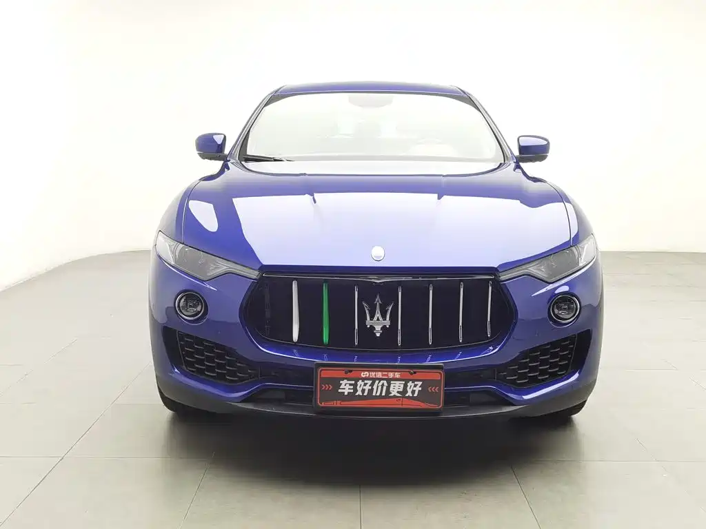 Фото 3 - Maserati Levante