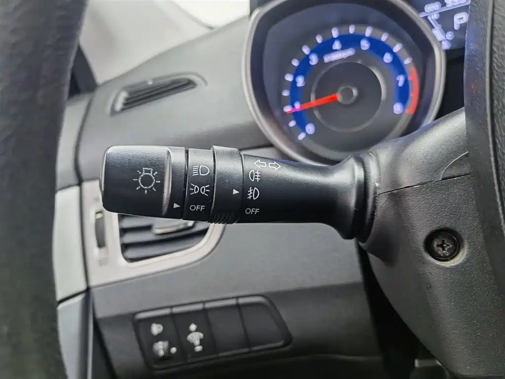 Hyundai Langdong 2012 1.6L Automatic Fashion фото 21