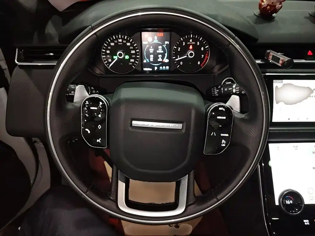 Фото 11 - Land Rover Range Rover Velar