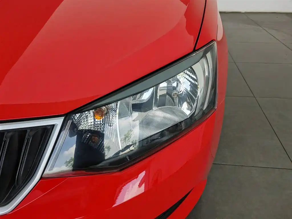 Škoda Fabia 2017 1.4L Auto Car Enjoy Edition фото 7