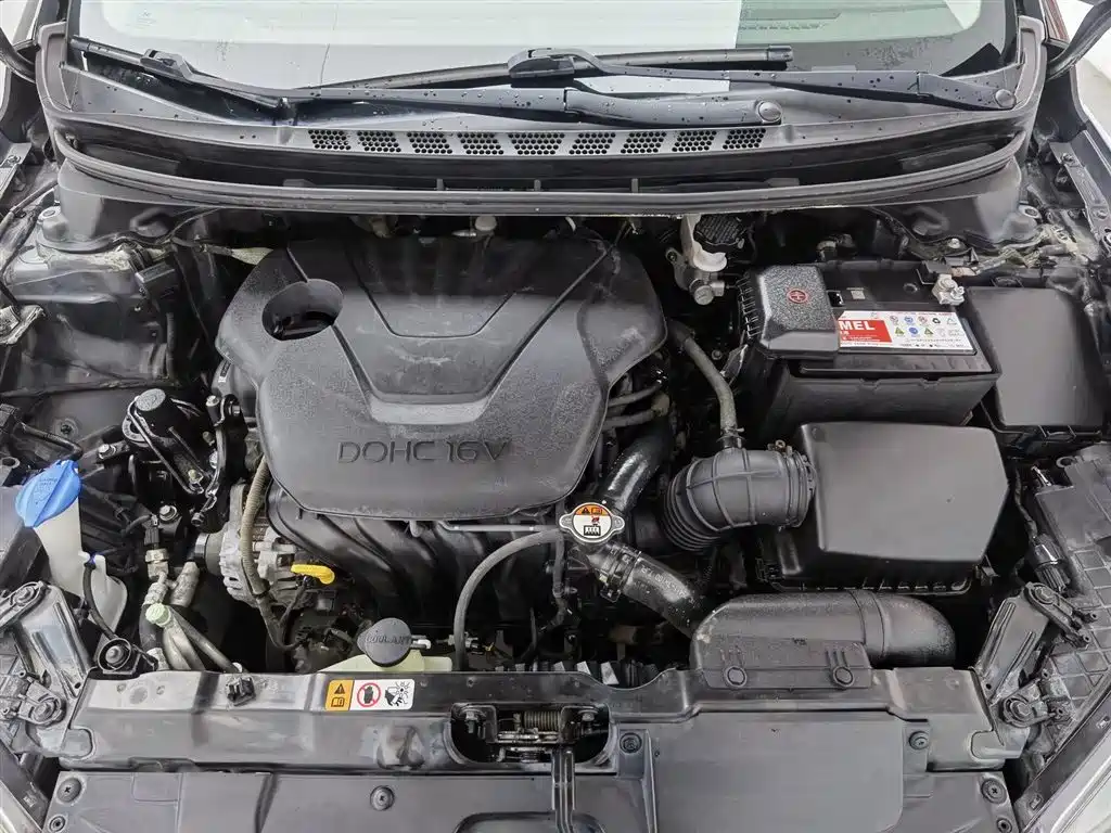 Hyundai Langdong 2012 1.6L Automatic Fashion фото 6
