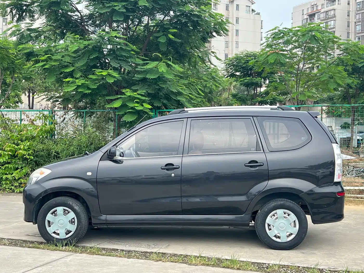 FAW Senya M80 2014 2014 1.3L Manual 5-seater Value Edition