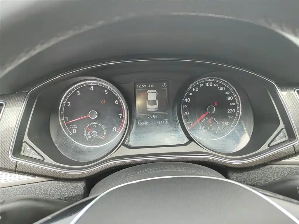 Volkswagen Passat 2016 330TSI DSG Executive Edition фото 8