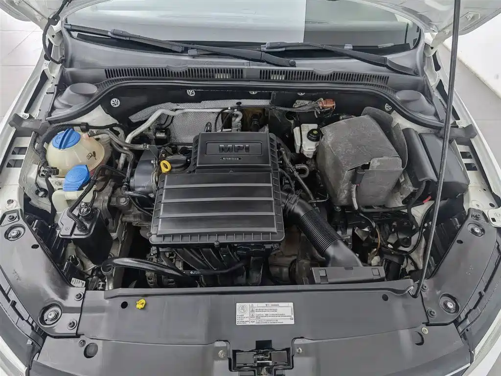 Volkswagen Sagitar 2015 1.6L Manual Comfort фото 6