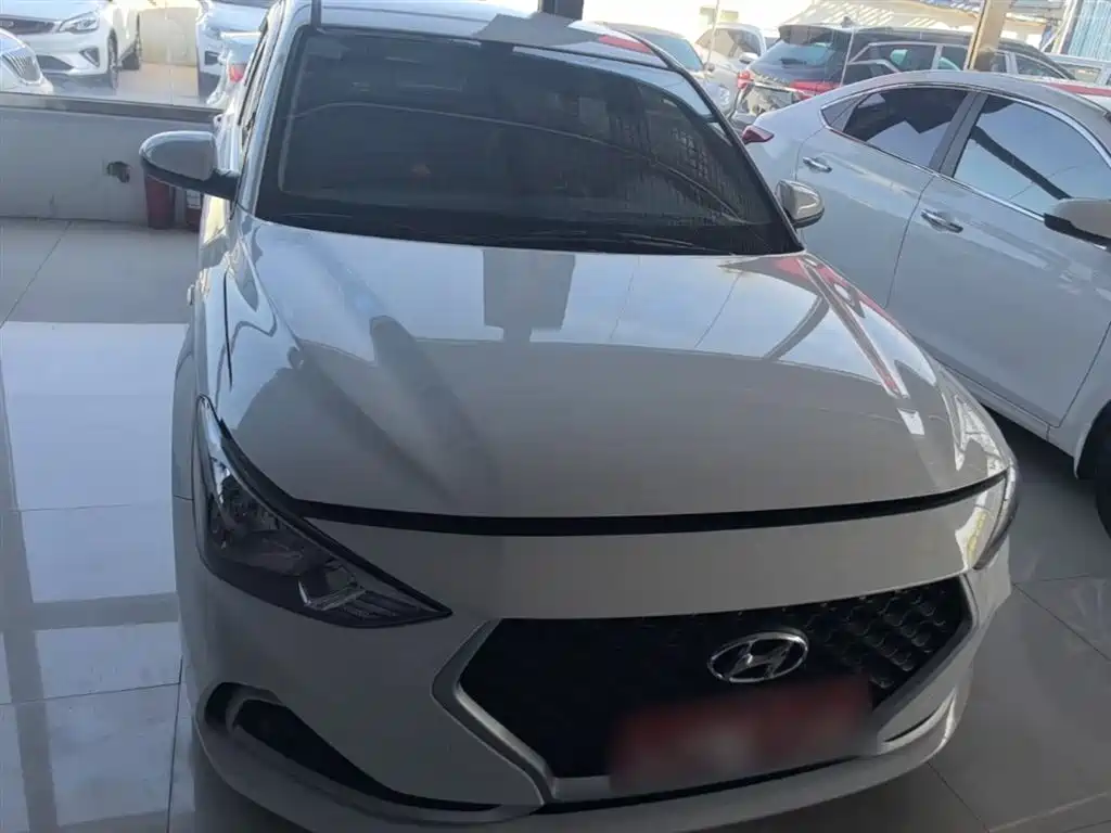 Hyundai Elantra 2018 1.6L Automatic Pleasing Edition GL China VI фото 3