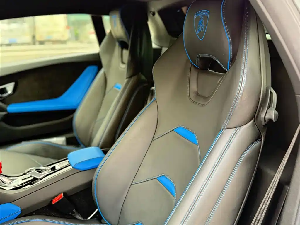LAMBORGHINI HURACÁN