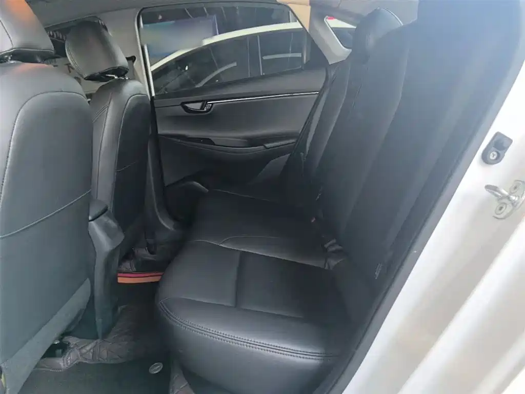 Hyundai Elantra 2018 1.6L Automatic Pleasing Edition GL China VI фото 17