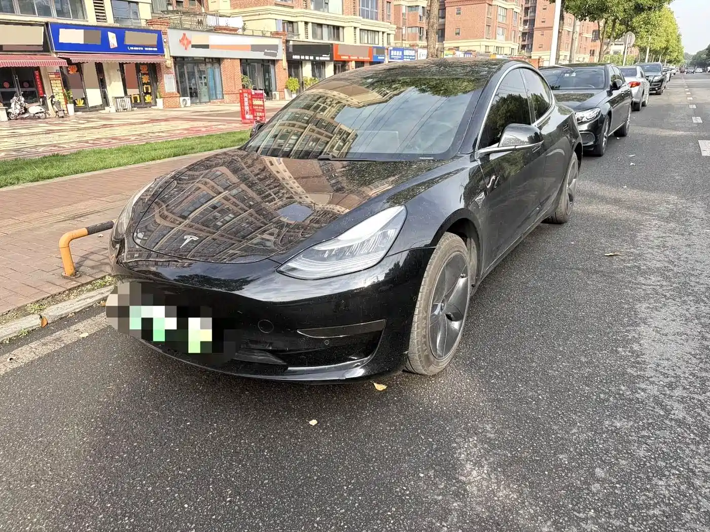 TESLA MODEL 3
