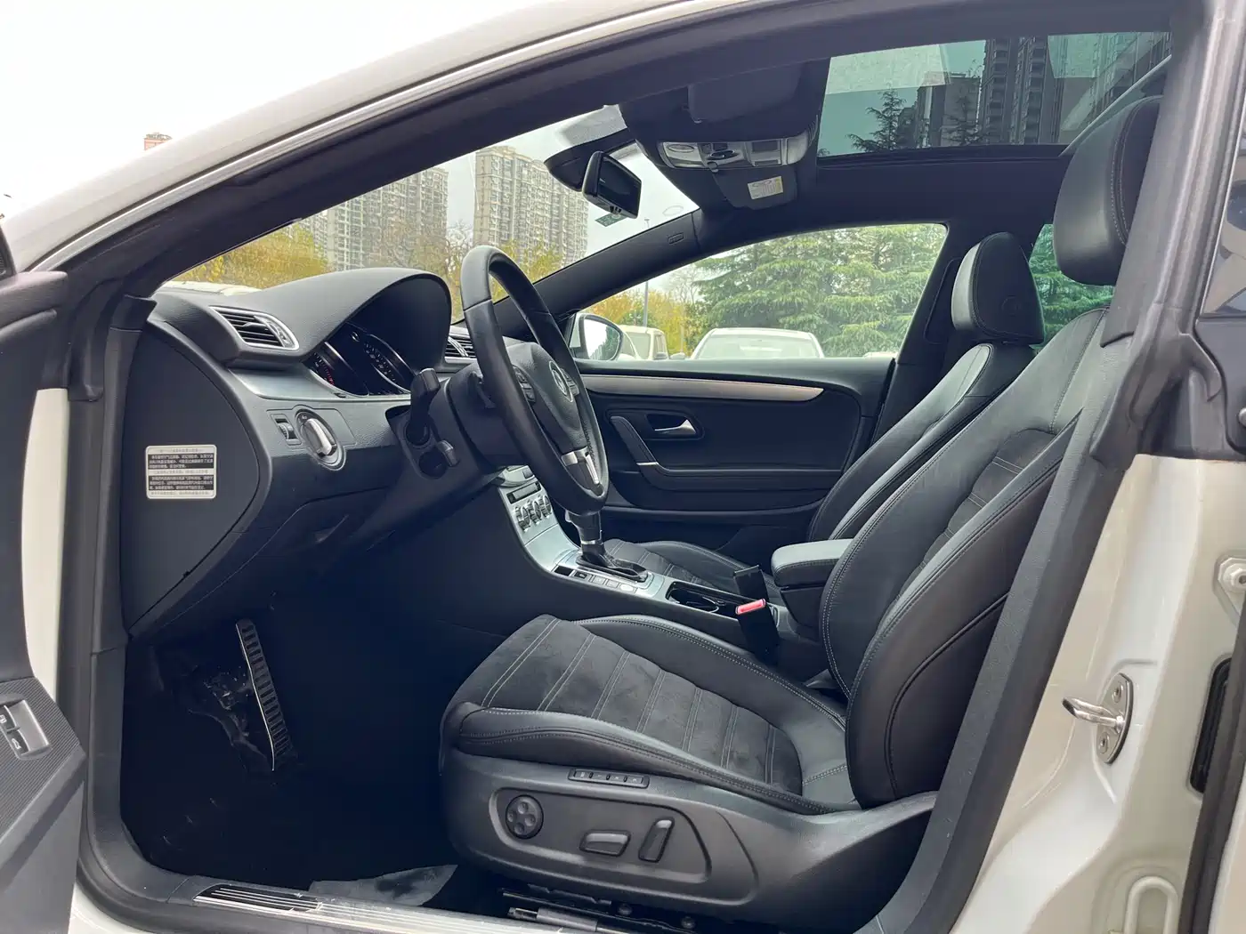 Volkswagen FAW-Volkswagen CC 2016 Model 1.8TSI Luxury фото 5