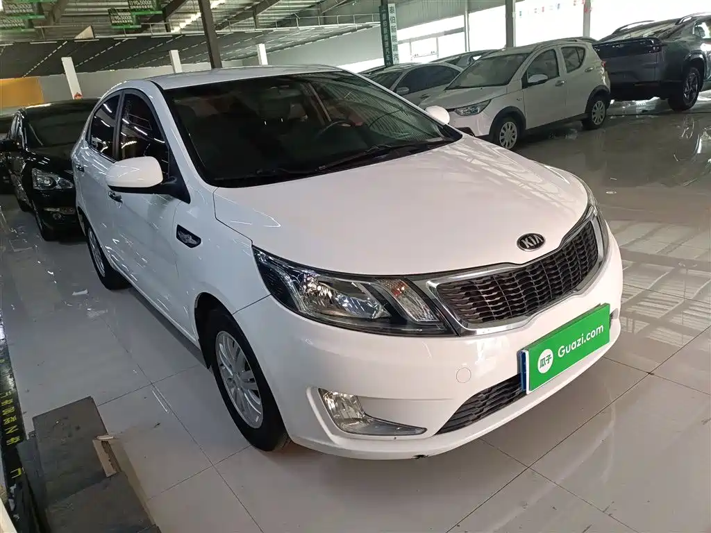 Kia K2 2012 Sedan 1.4L AT GLS Commemorative Edition фото 4