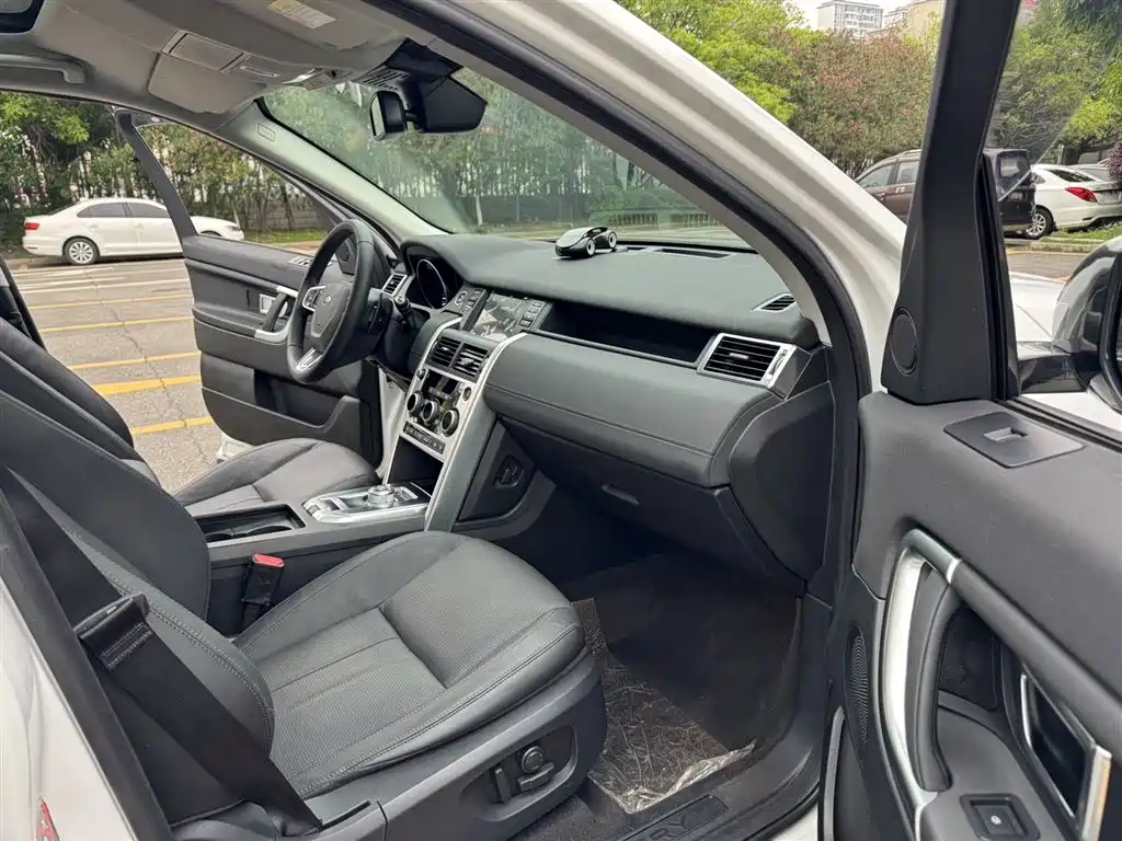 Land Rover Discovery Sport 2016 2.0T SE фото 14