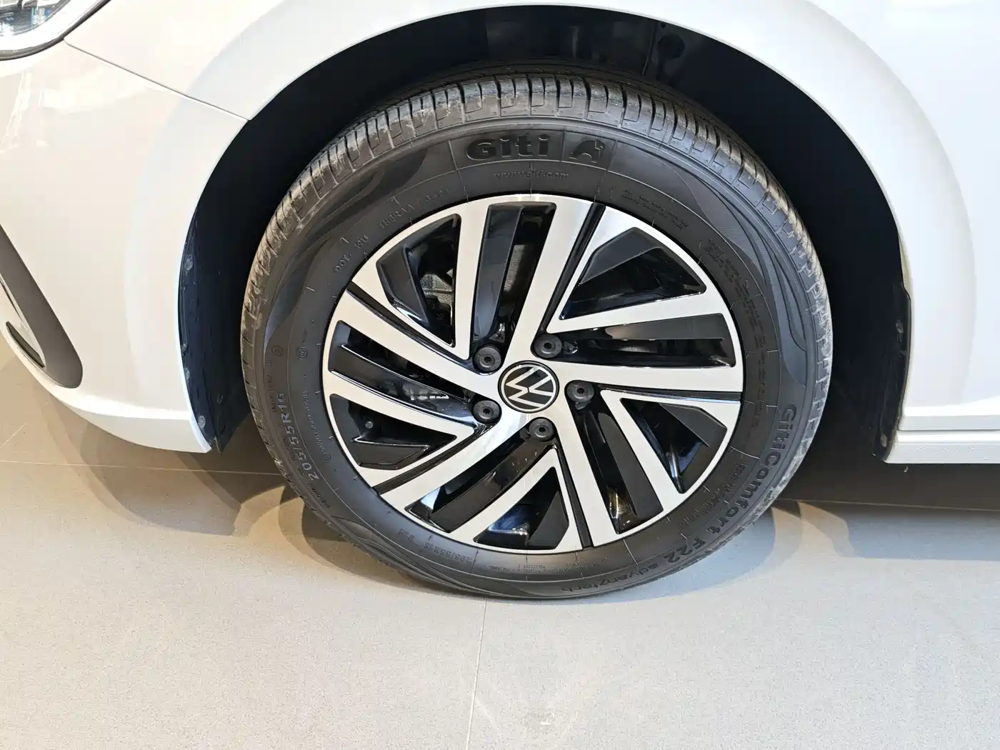Volkswagen Lavida 2024 Model 300TSI DSG Starlight Leading Edition фото 8
