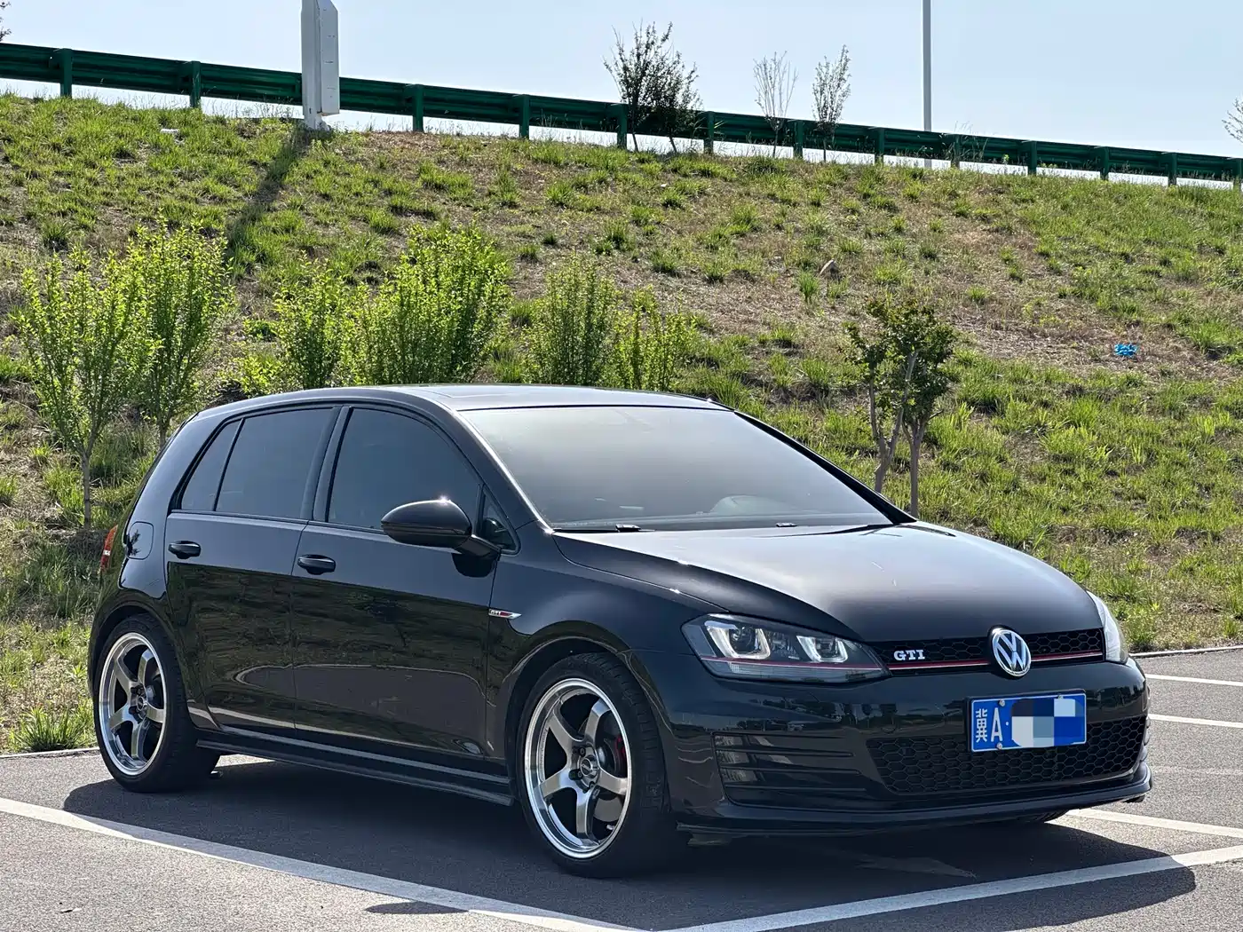 Volkswagen Golf GTI 2016 2.0TSI GTI фото 3