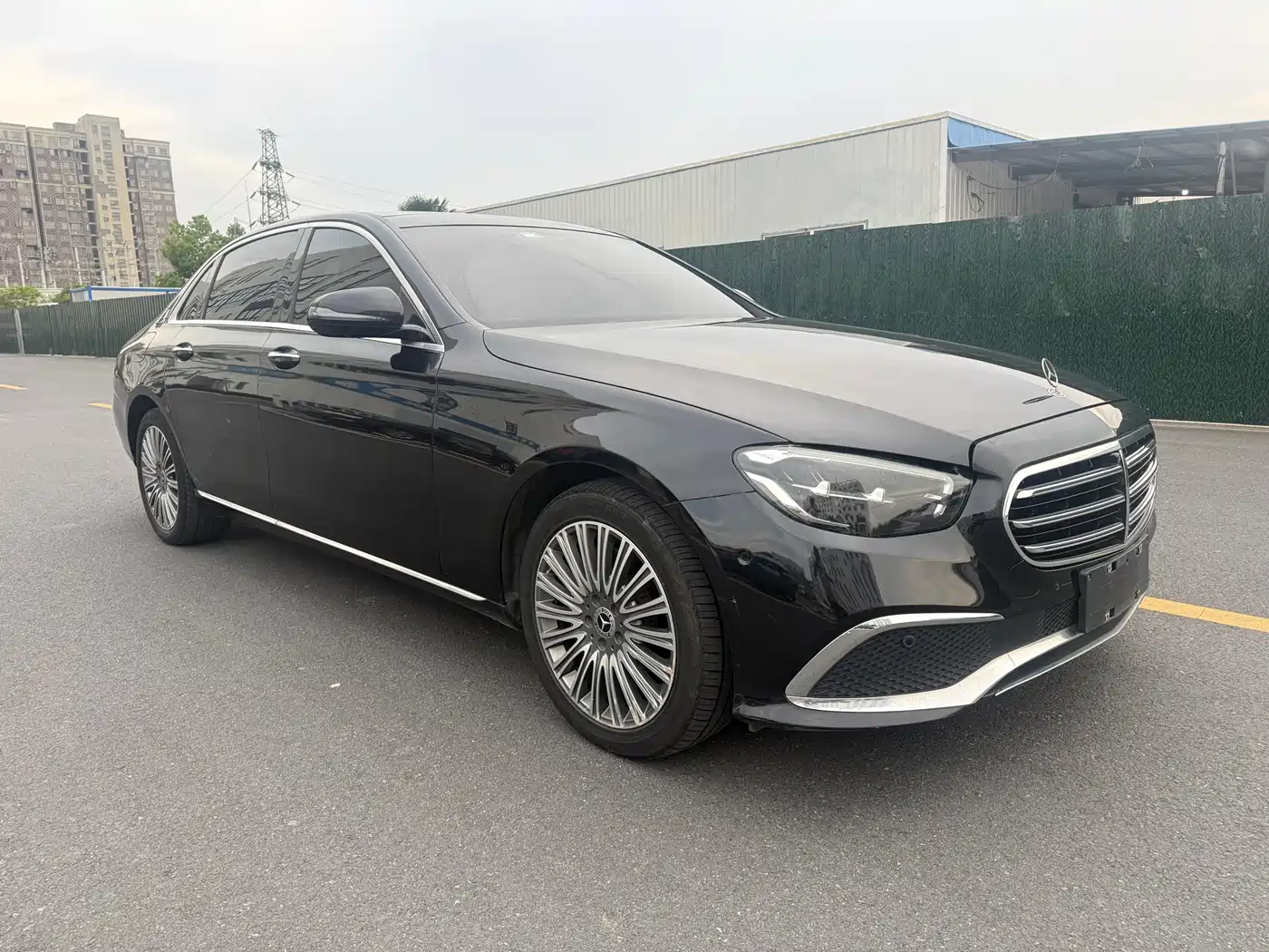 Mercedes-Benz E-Class 2022 E 300 L Fashion фото 3