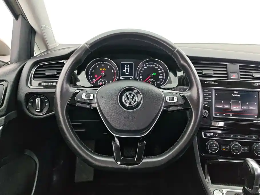 Фото 15 - Volkswagen Golf