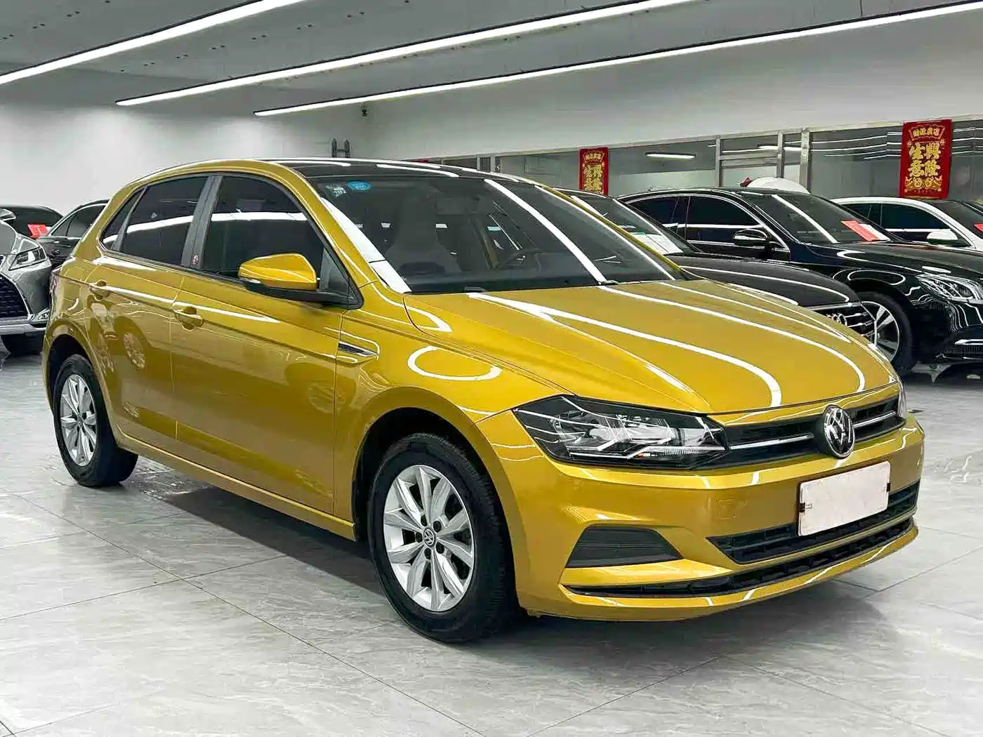 Volkswagen Polo 2019 Plus 1.5L Automatic Colorful Tech Edition фото 3