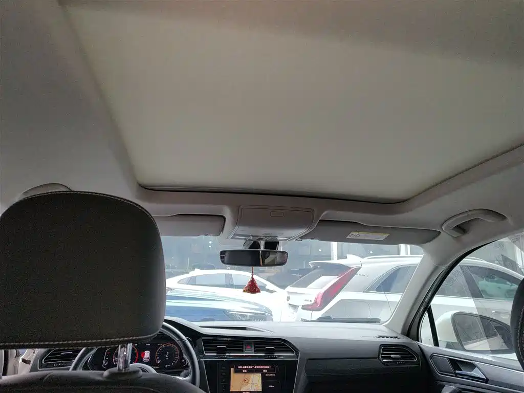 Volkswagen Tiguan L 2021 330TSI Automatic 2WD R-Line Premium фото 18