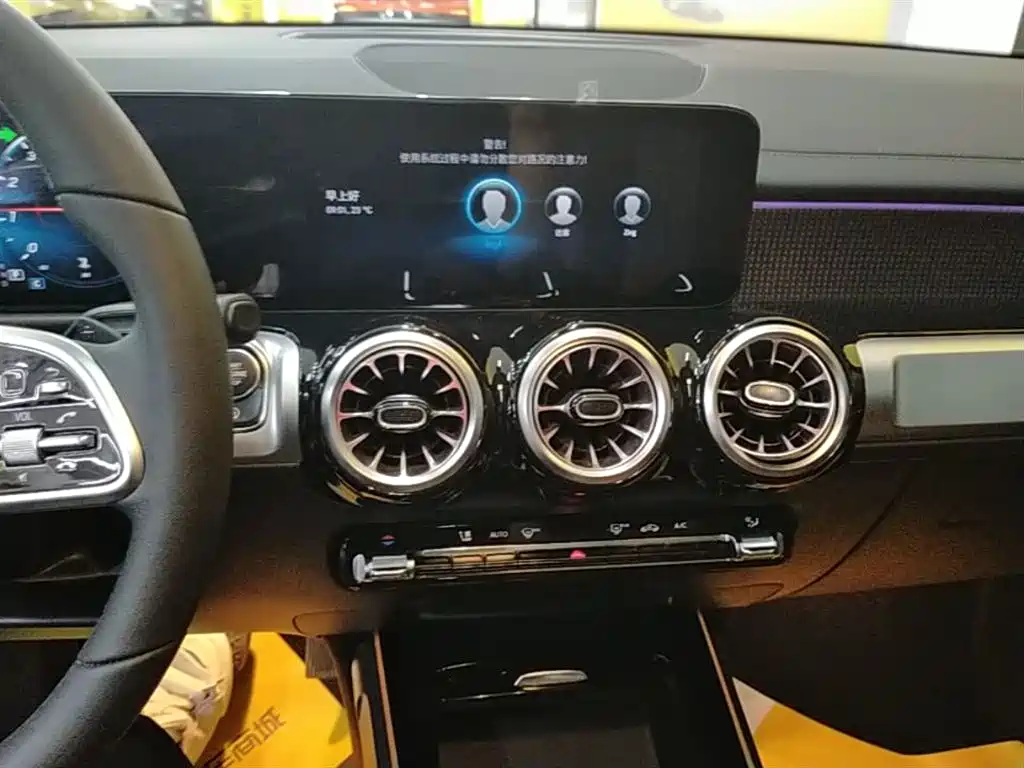 Mercedes-Benz GLB 2022 Facelift GLB 200 Dynamic Style фото 13