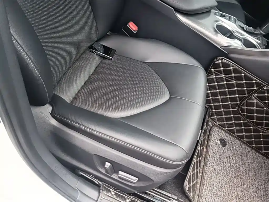 Toyota Camry 2021 2.5S Feng Shang Edition фото 25