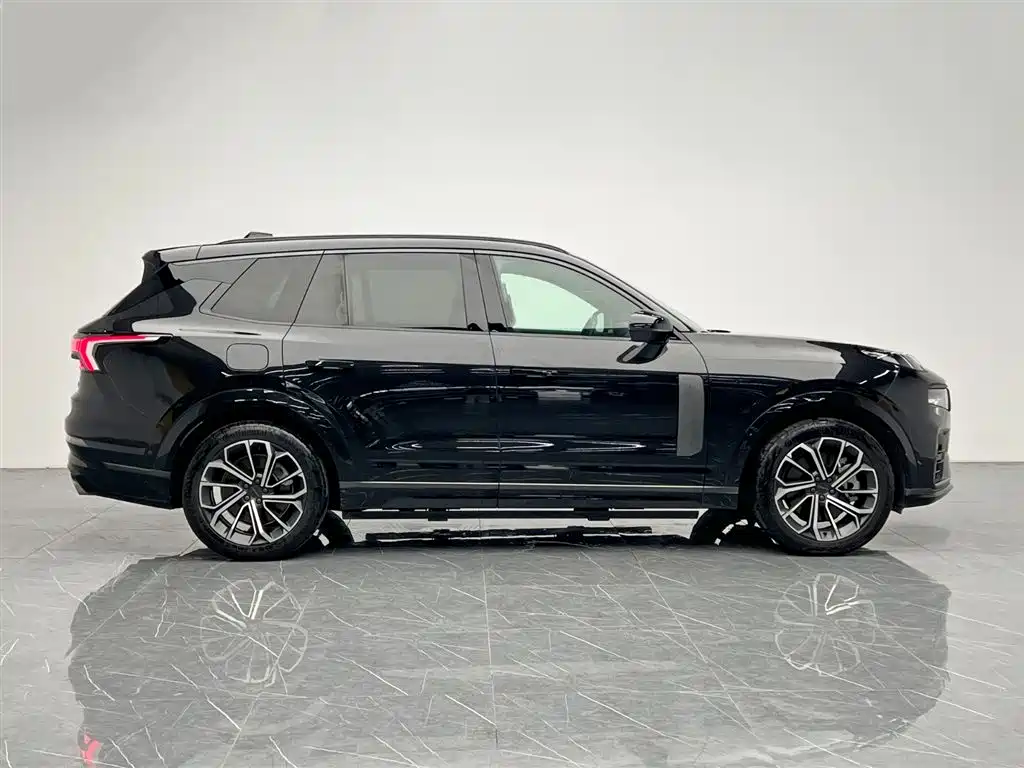 Lynk & Co 09 EM-P 2021 2.0T PHEV Ultra 6-seater фото 8