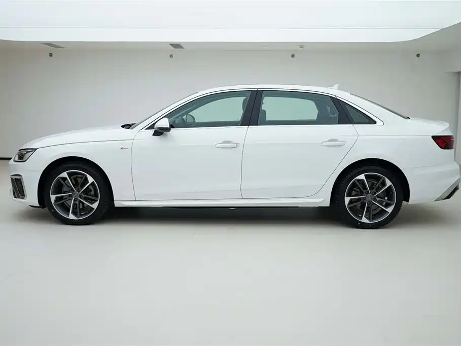 Audi A4L 2020 40 TFSI Fashion Dynamic Edition фото 3