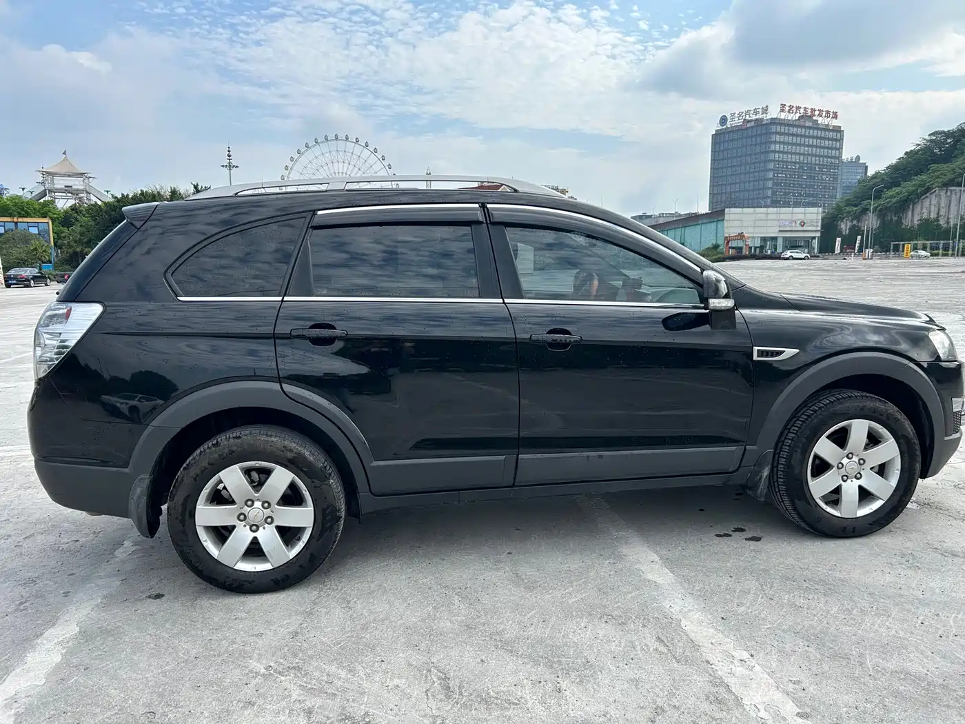 Chevrolet Captiva 2014 2.4L 4WD Luxury 5-seater фото 8