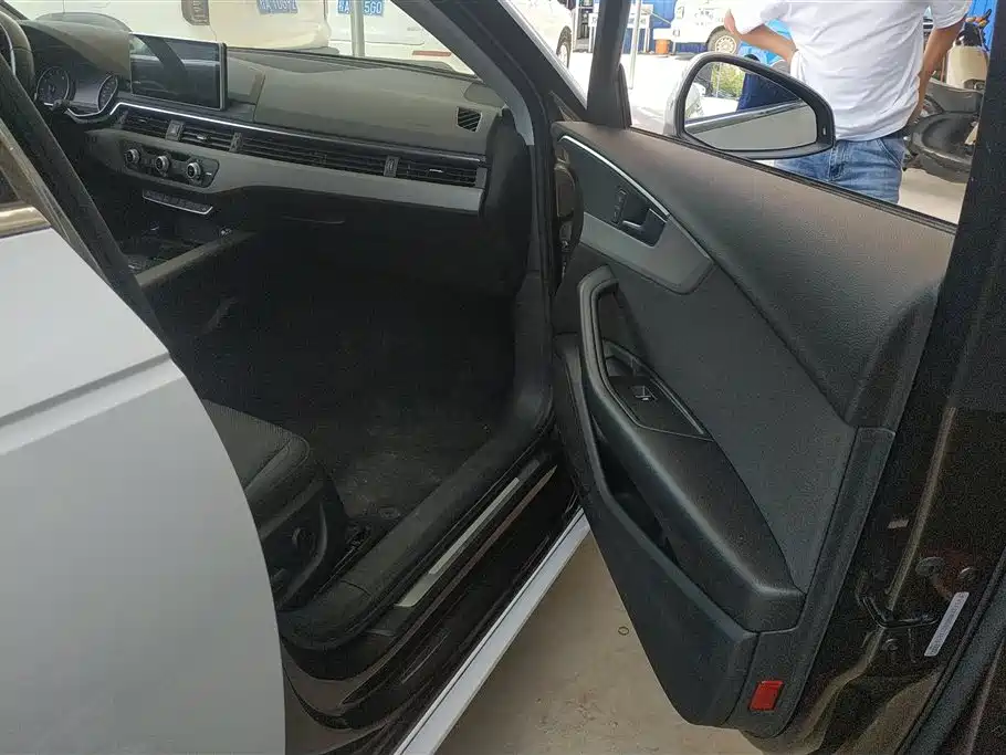 Audi A4L 2017 40 TFSI Progressive фото 8