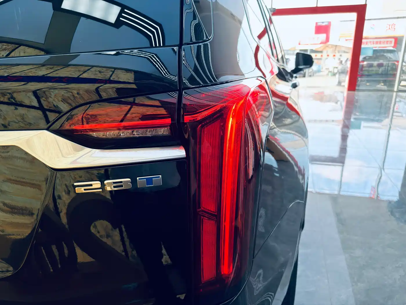Фото 20 - Cadillac XT6