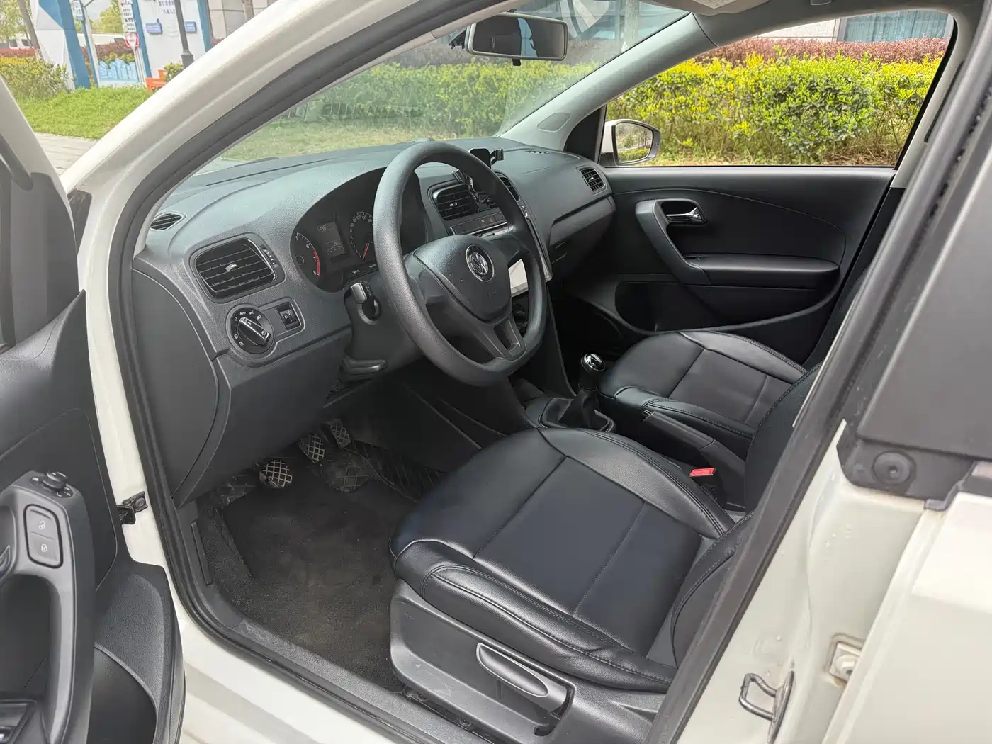Volkswagen Polo 2016 1.4L Manual Trend фото 6