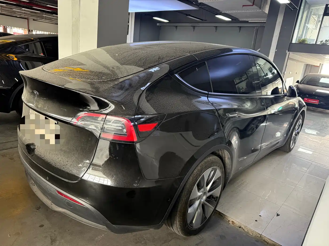 TESLA MODEL Y