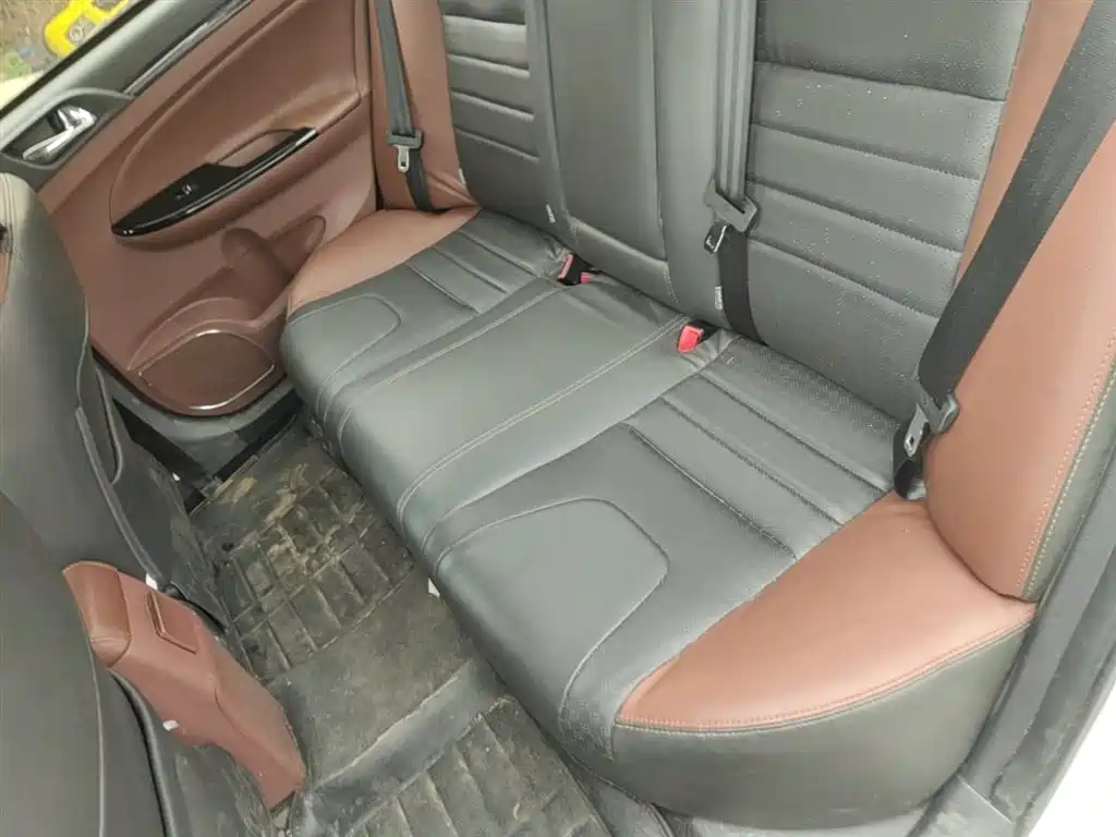 BYD Surui 2015 Facelift 1.5L Manual Luxury фото 17