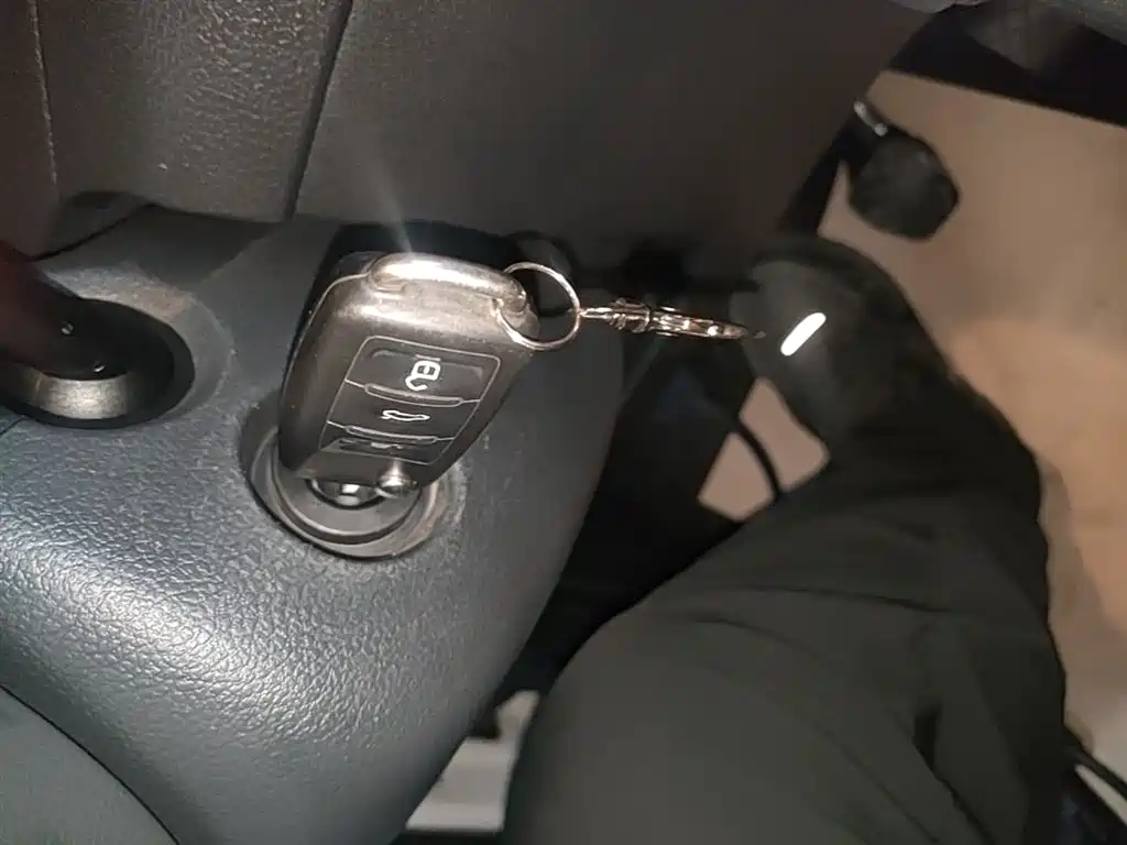 Volkswagen Santana 2016 1.6L Manual Trend Edition фото 9