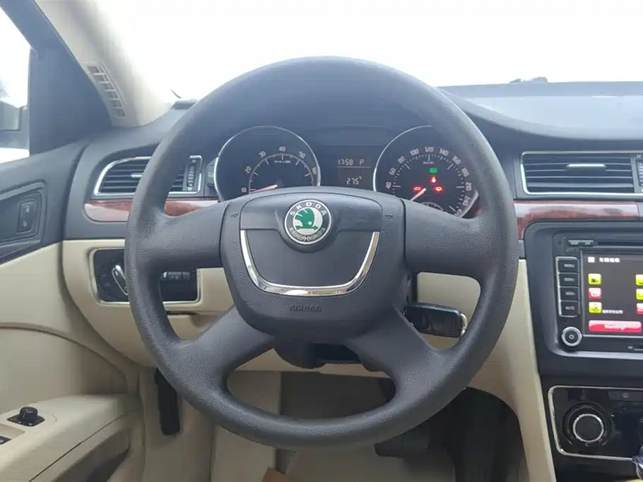 Škoda Superb 2009 1.8TSI Automatic Elegance фото 15
