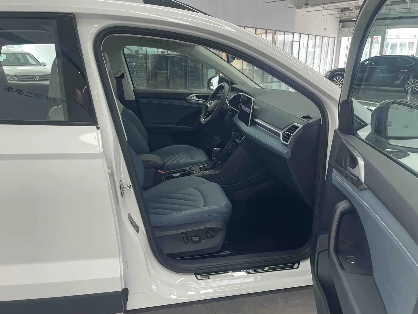 Volkswagen Tharu 2024 300TSI 2WD Moon Premium Edition фото 8