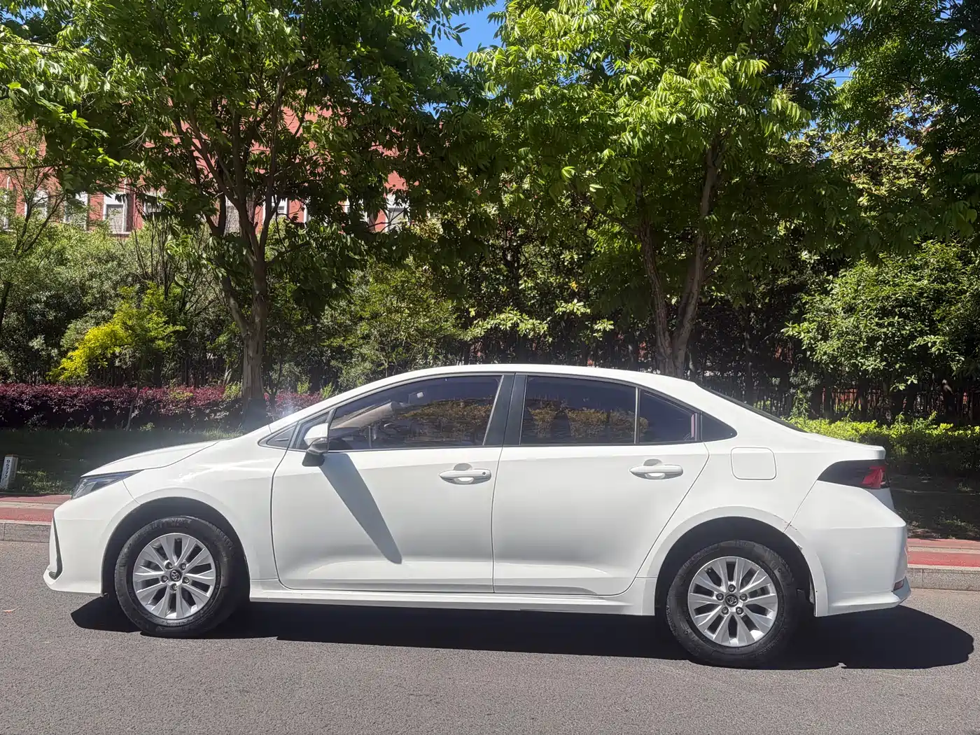 Toyota Corolla 2019 1.2T S-CVT GL Pioneer Edition фото 7
