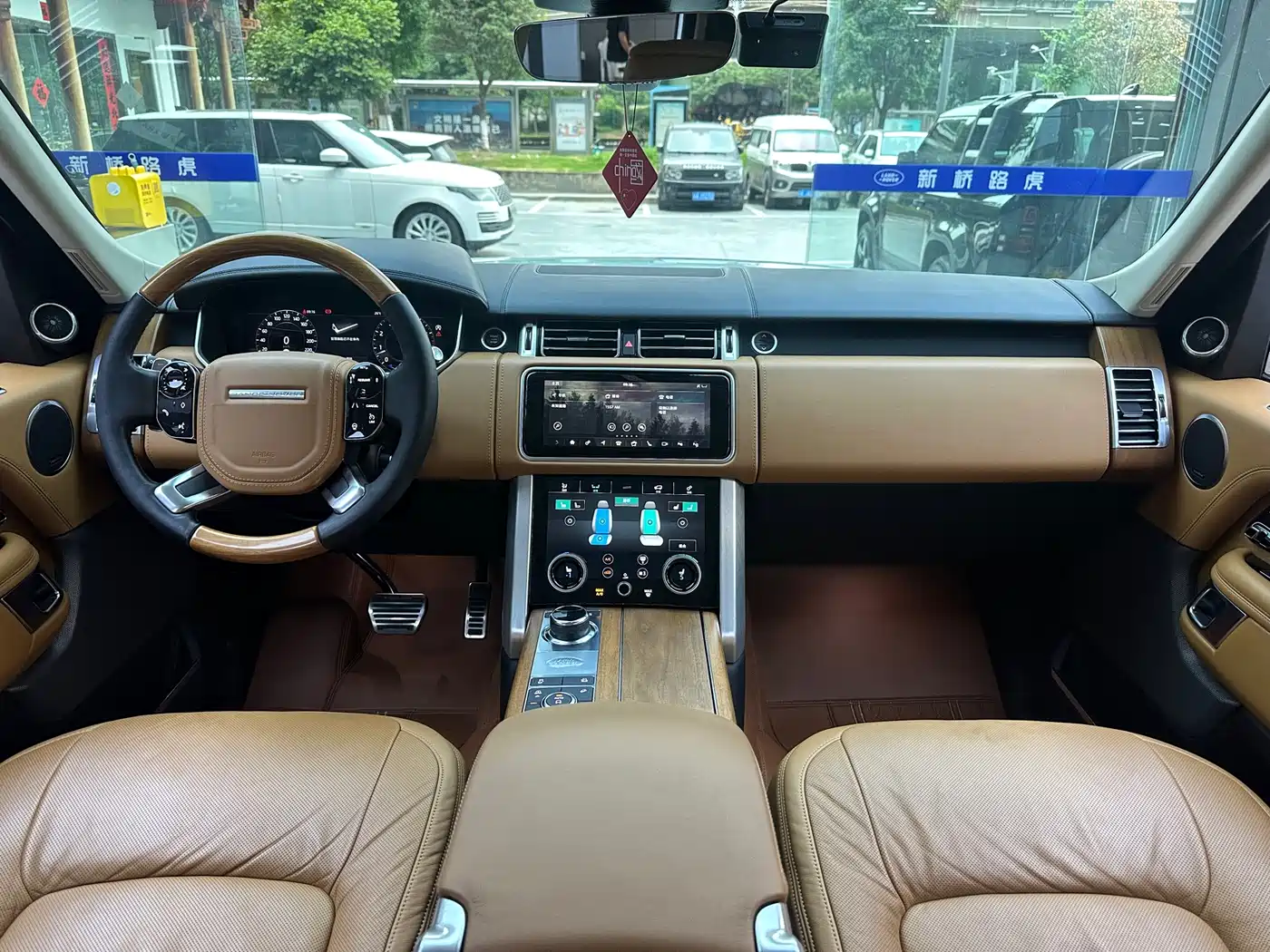 Land Rover Range Rover 2020 3.0 L6 Supreme Creation Extended Version фото 5