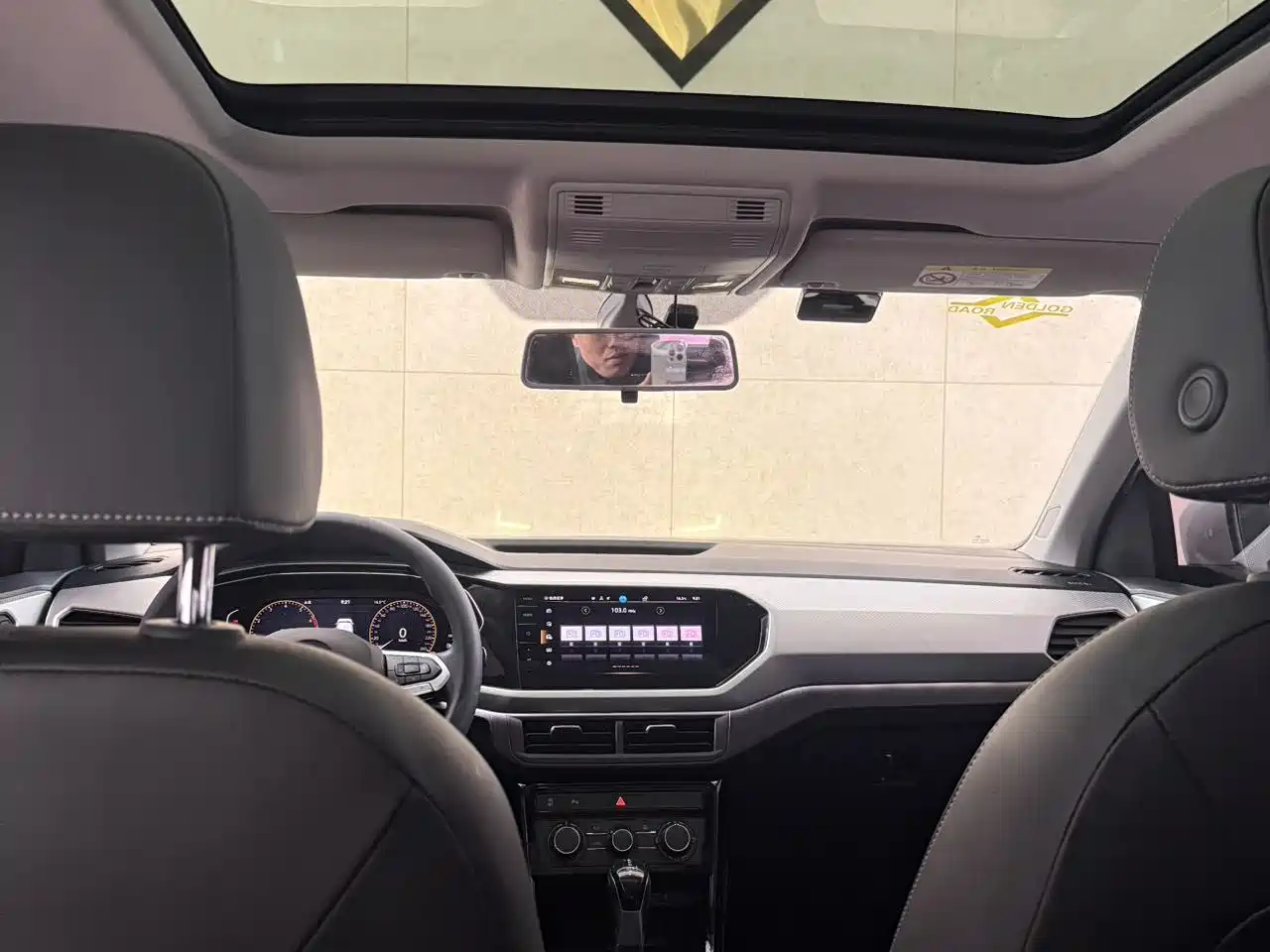 Volkswagen Tanying 2021 1.5L Automatic Smart Connect Edition фото 13