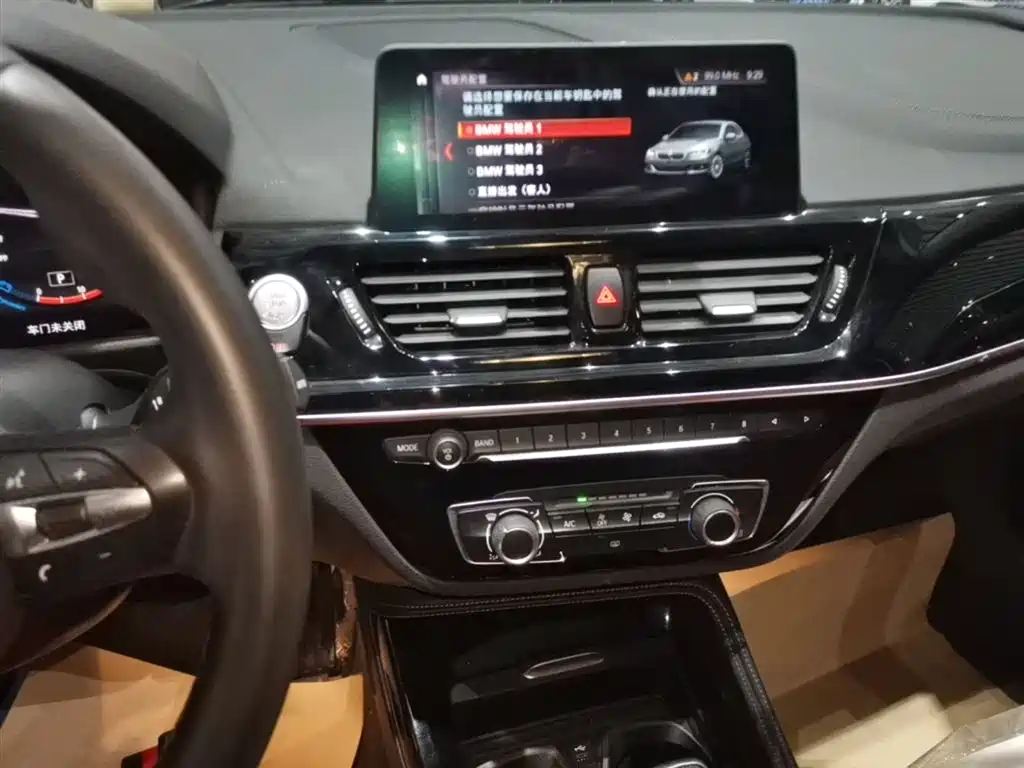 BMW 1 Series 2021 125i M Sport Black Night Edition фото 13