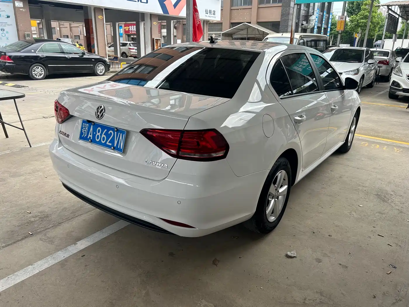 Volkswagen Lavida 2022 1.5L Auto Comfort Edition фото 9