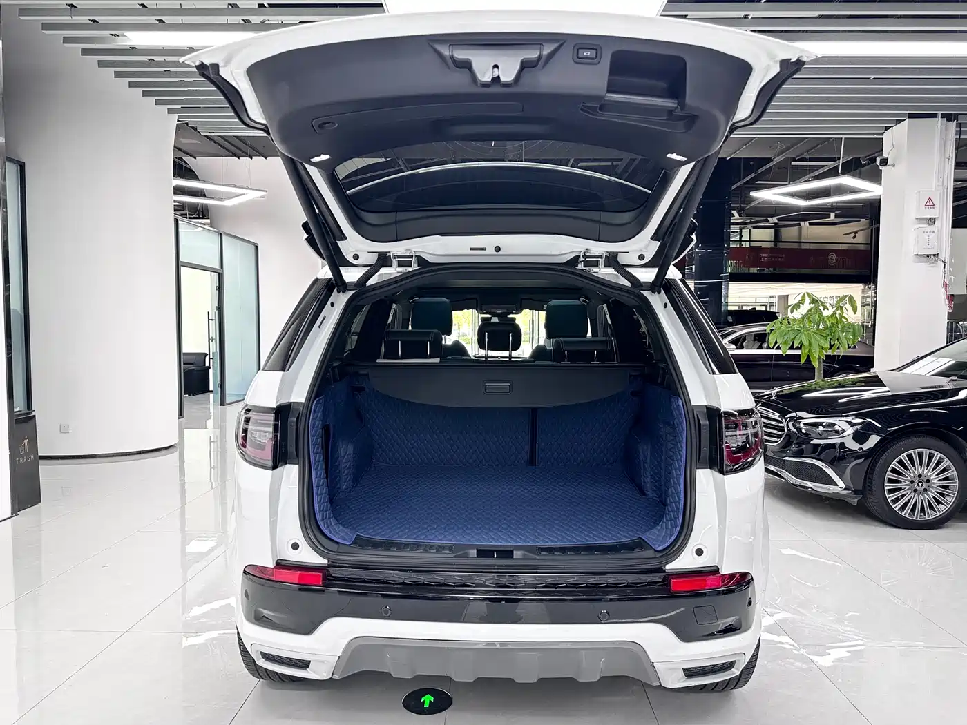 Land Rover Discovery Sport 2022 Model Facelift 249PS R-Dynamic S Performance Edition 5-seater фото 14