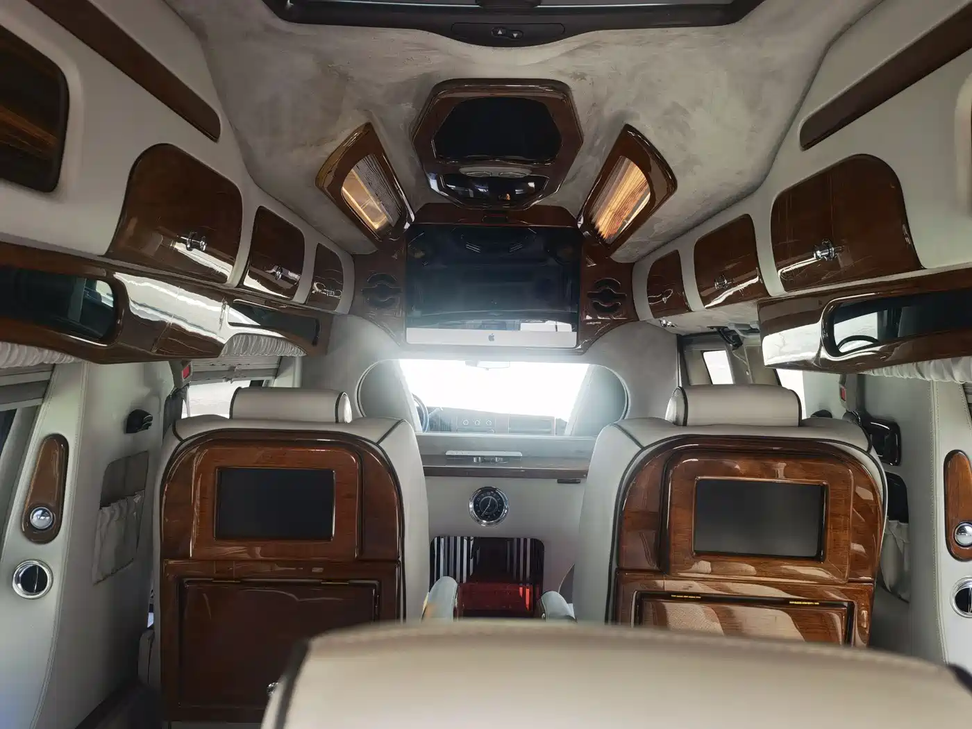GMC Savana 2012 2011 6.0L Business Star 10-seater
