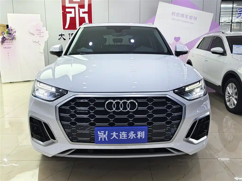 Audi Q5L 2022 40T Luxury Dynamic фото 2