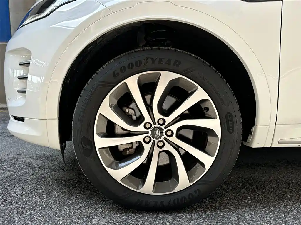 Land Rover Discovery Sport 2024 Performance Technology Edition фото 6